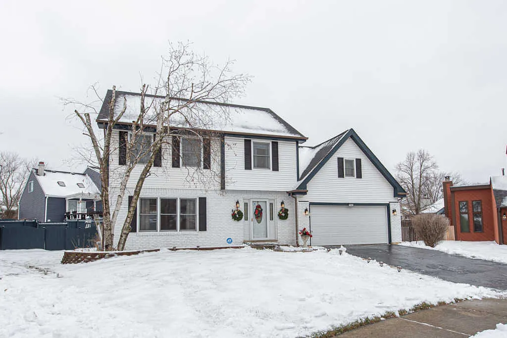 1141 Lakeside Ct photo 1