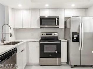 1018 Manatee Rd APT E107, Naples, FL 34114