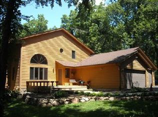 5016 Walnut Grove Dr, Poplar Grove, IL 61065