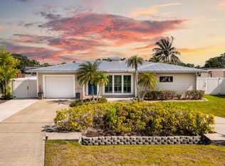 673 SE Calmoso Dr, Port Saint Lucie, FL 34983