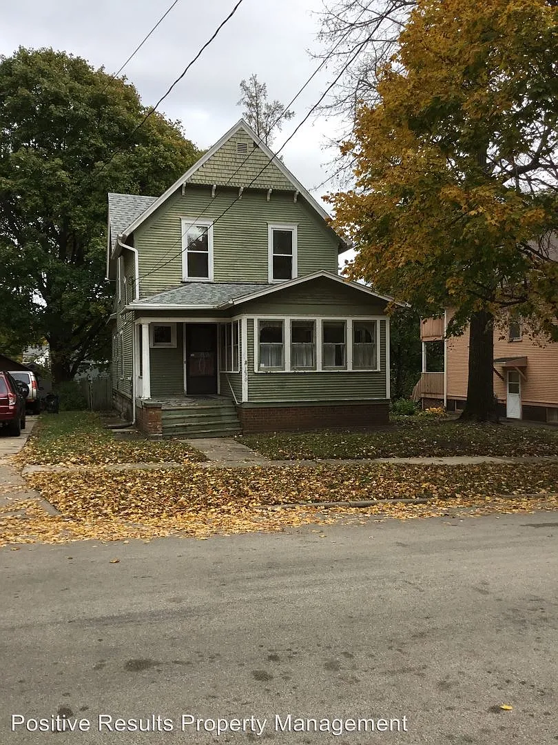 130 S Highland Ave photo 1