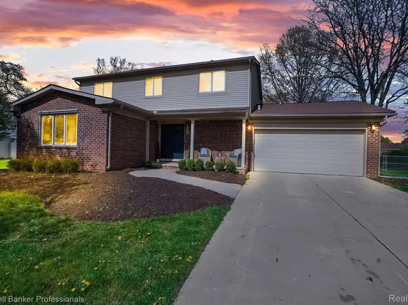 22626 Deerfield Rd, Novi, MI 48375