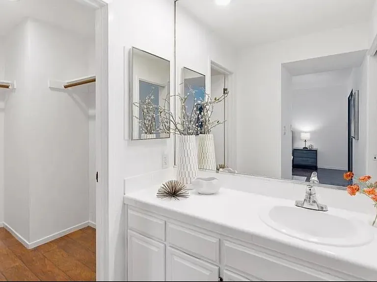 58 E Poplar Ave #4 — Photo 15