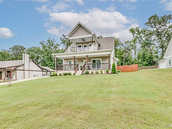 3rd image of 10631 Hidden Woods Ln