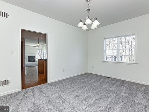 5th image of 124 Buttercup Dr