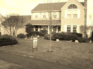 40 Fox Meadow Dr, Worcester, MA 01602