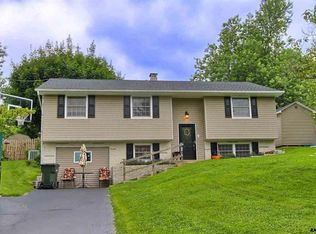 530 W Heatherfield Way, Red Lion, PA 17356