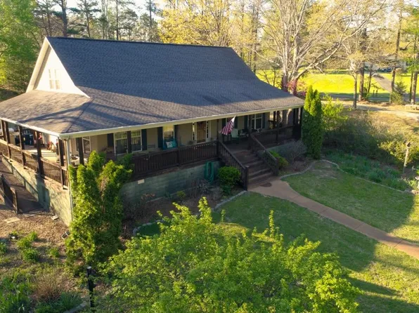 1045 Pleasant Springs Rd, Henderson, TN 38340