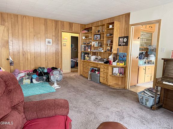 3rd image of 619 N 9th St