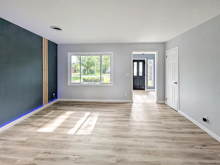 1803 Putnam St — Photo 7