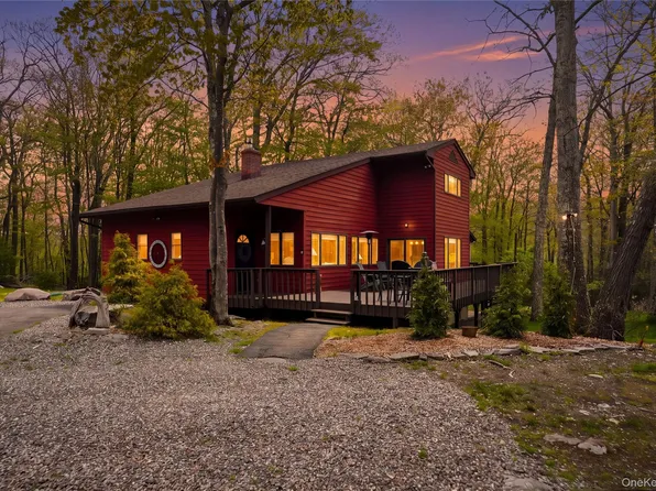 8 Division Road, Wurtsboro, NY 12790