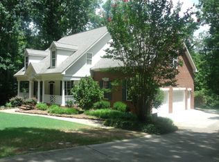 106 Creekside Ct, Greenwood, SC 29649