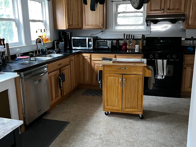 89 Westbourne Ter #1 — Photo 2
