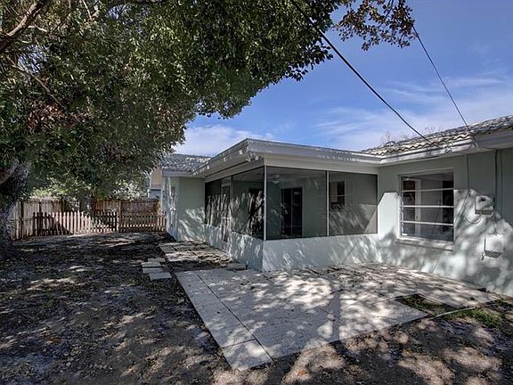 4th image of 1328 Dickenson Dr