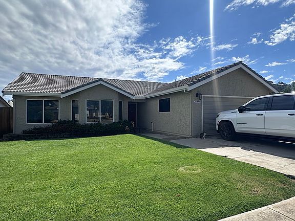 3rd image of 51495 White Oak Dr