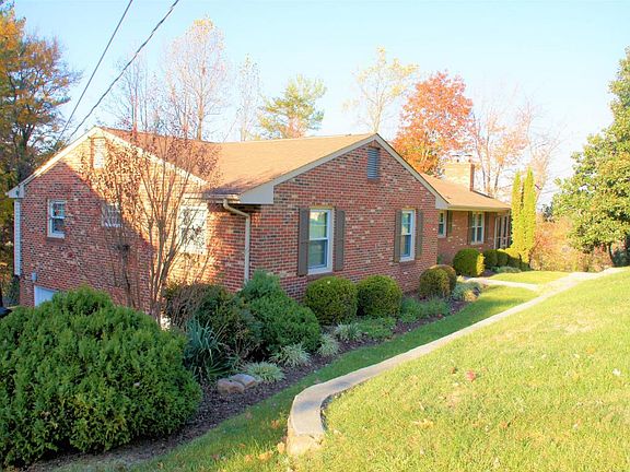 2nd image of 3360 Dawn Cir