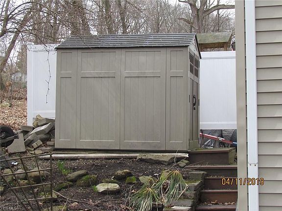 5th image of 182 Flynn Ave