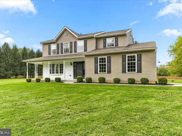 359 Woodcrest Rd, West Grove, PA 19390