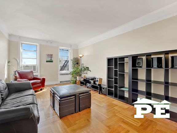 4th image of 1410 Avenue S