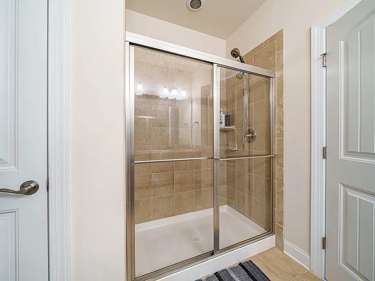 226 Daymire Glen Ln — Photo 17
