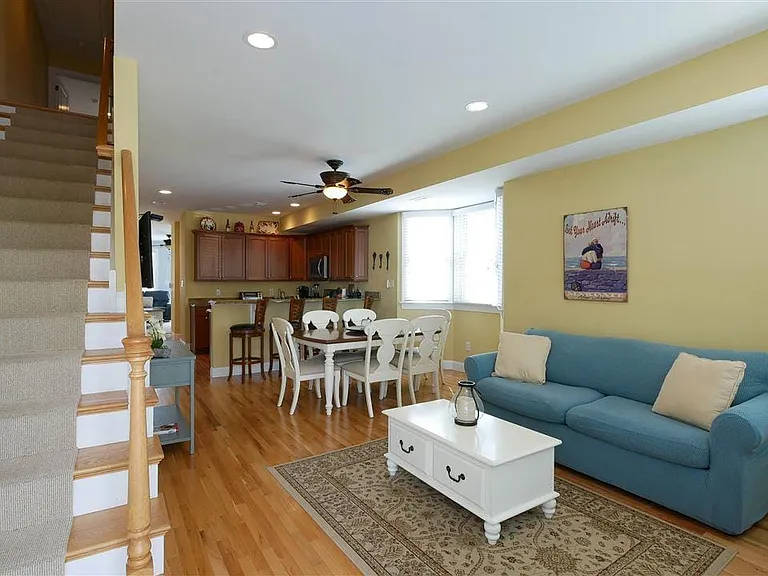 9410 Winchester 6/14th 6/30th Ave #B — Photo 4