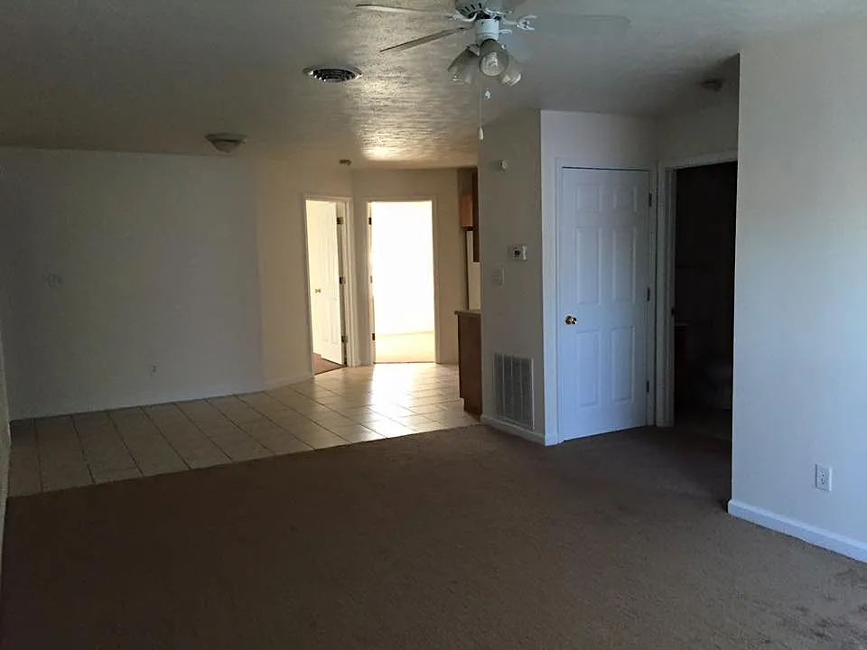 1503 Colin Bradley Drive - B — Photo 2