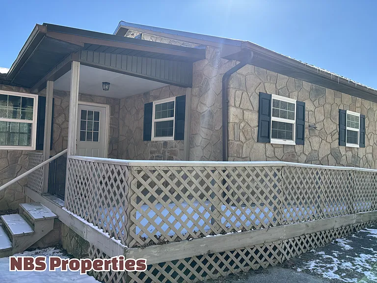 143 McCully Ln — Photo 2