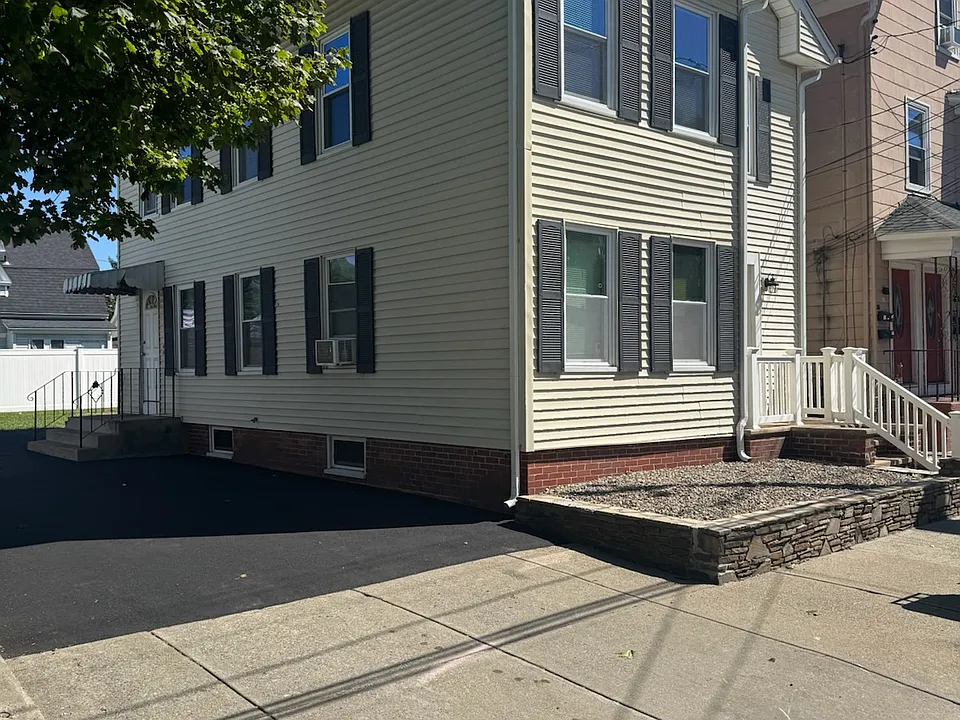 37 Harris Ave #2