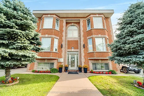 48 Mississauga Rd N #4 Photo 1