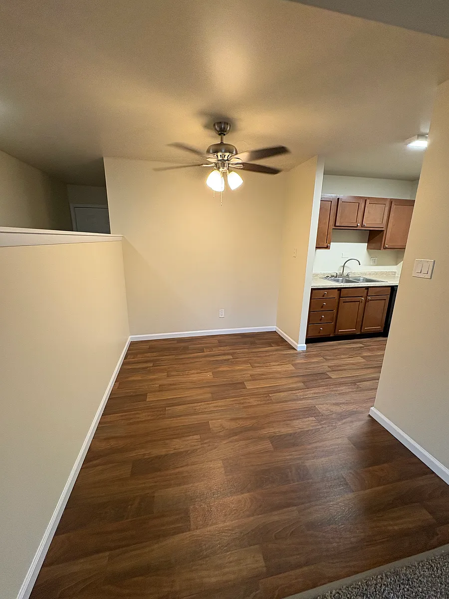 Meadows at Edgewood Dinning Room - Edgewood Group