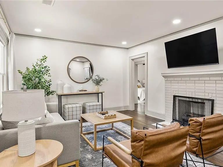 3455 Rainey Ave — Photo 3