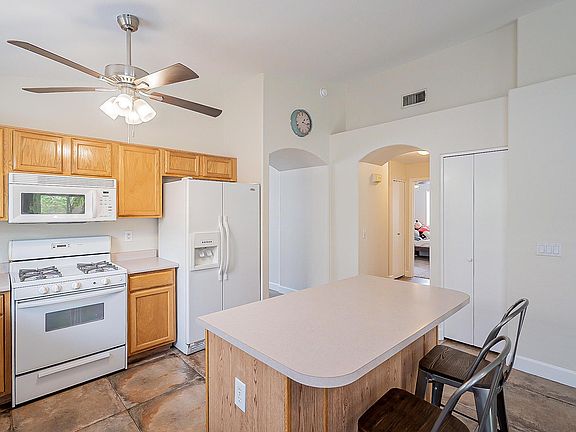 4th image of 5027 E Holmes Ave