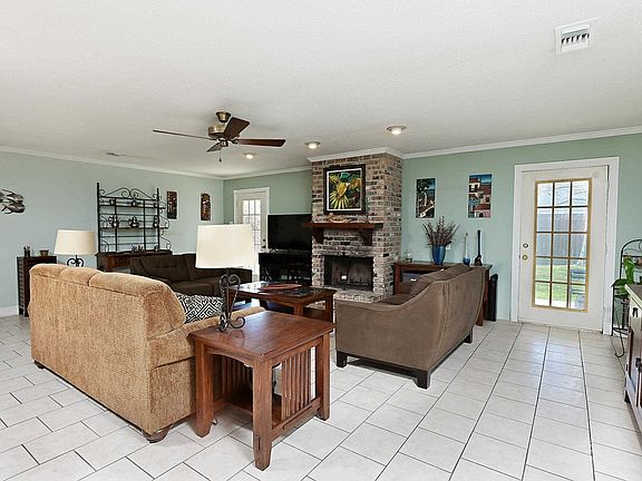 4th image of 102 Richmond Ct