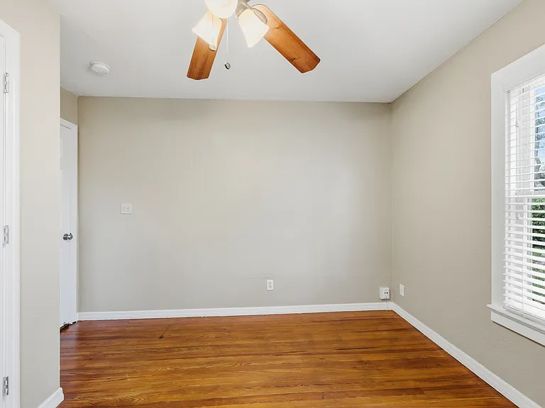 399 Old Dixie Hwy SW — Photo 26