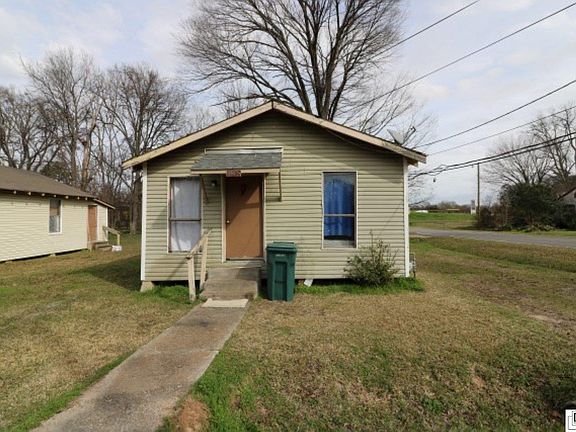 3rd image of 1403 Louise Anne St