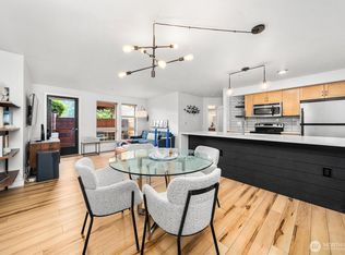 827 Hiawatha Place S #204, Seattle, WA