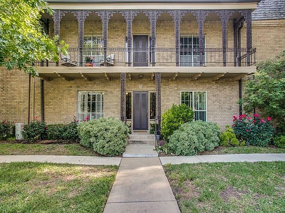 2nd image of 4312 Bellaire Dr S APT 202