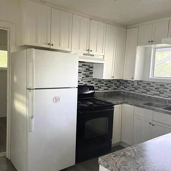 3443 Hyland Dr — Photo 8