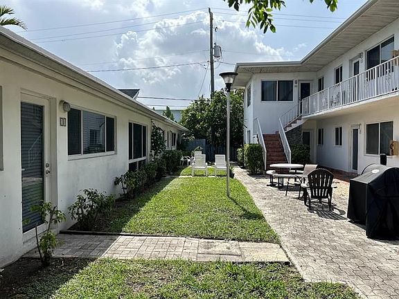 3rd image of 4637 N Ocean Dr