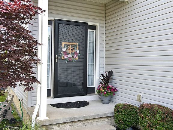 3rd image of 4425 Seneca Trl N