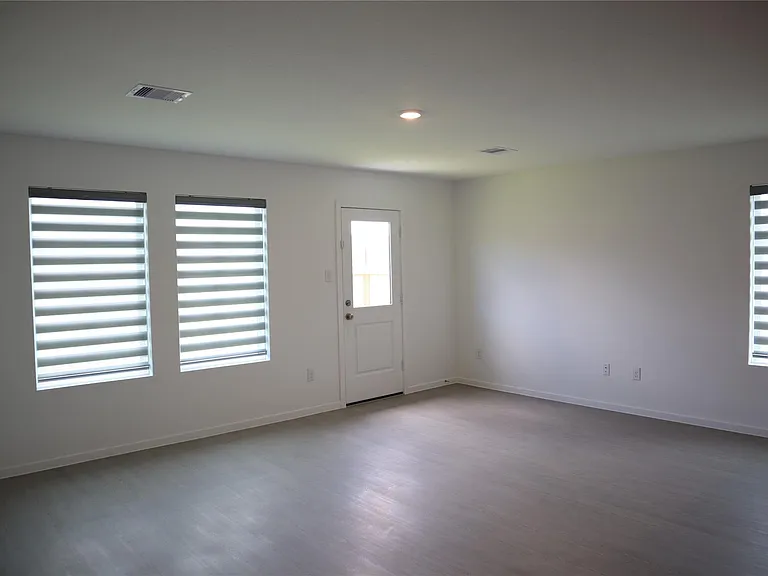 216 Lantana Ln — Photo 19