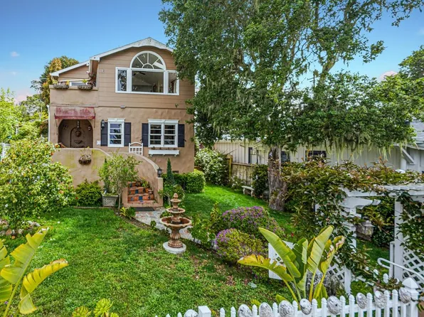 515 Hillcrest Ave, Pacific Grove, CA 93950