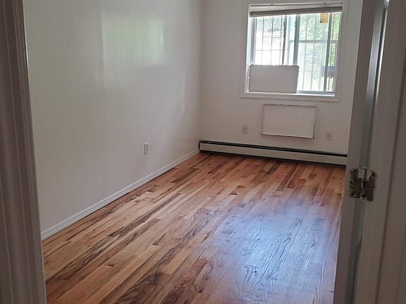 5th image of 3758 Barnes Ave APT 1