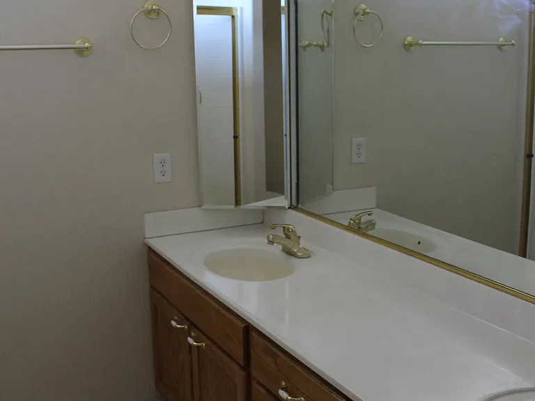 2935 W Stampede Dr — Photo 2