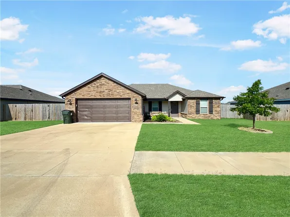 419 N Mojave St, Farmington, AR 72730