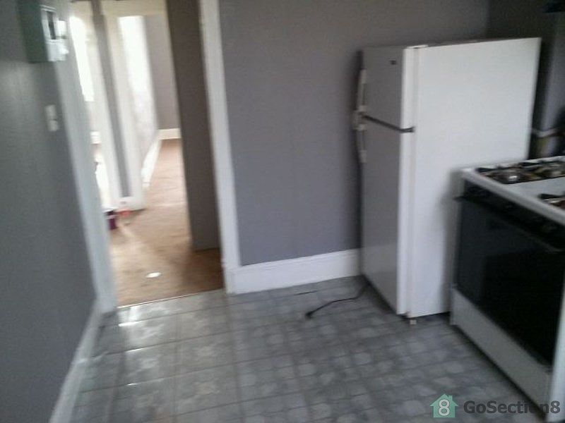 2nd image of 2603 Reisterstown Rd #3
