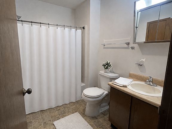 3rd image of 928 Old Reservoir Rd #12