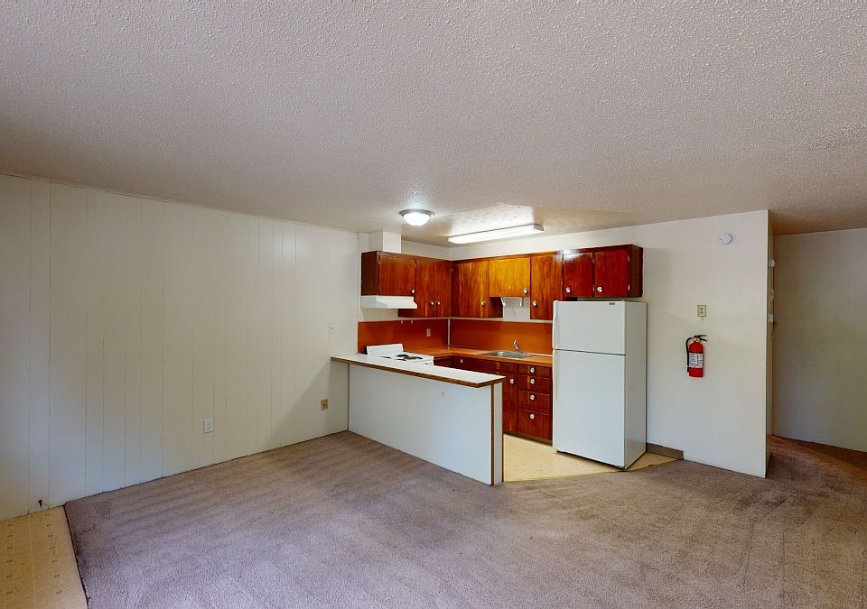 Country Lane Apartments - Kitchen