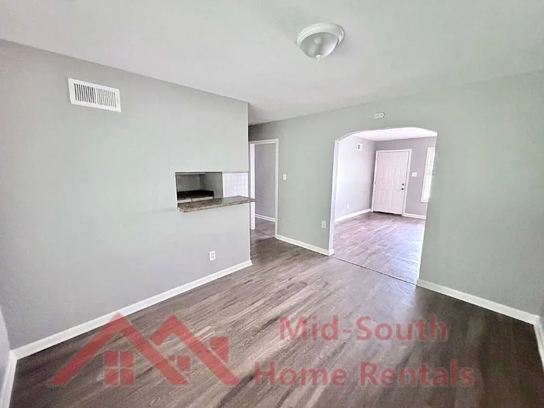 1270 Chickamauga Ave — Photo 10