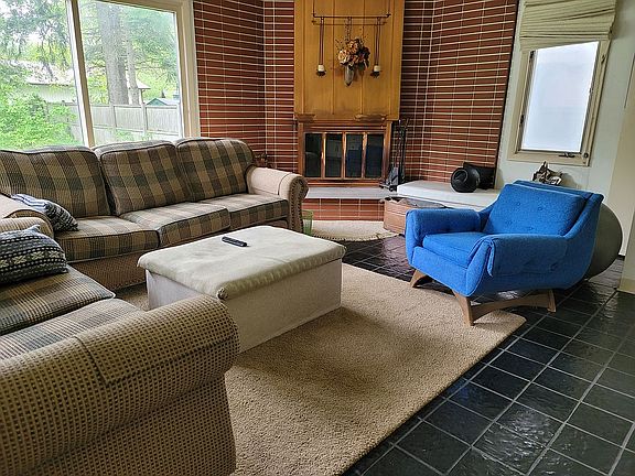 Family room with full wet bar